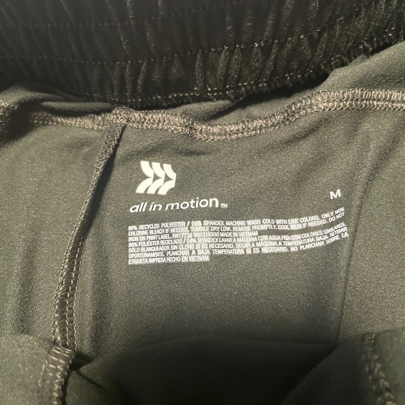 All in Motion pull on shorts size medium - Picture 3 of 3